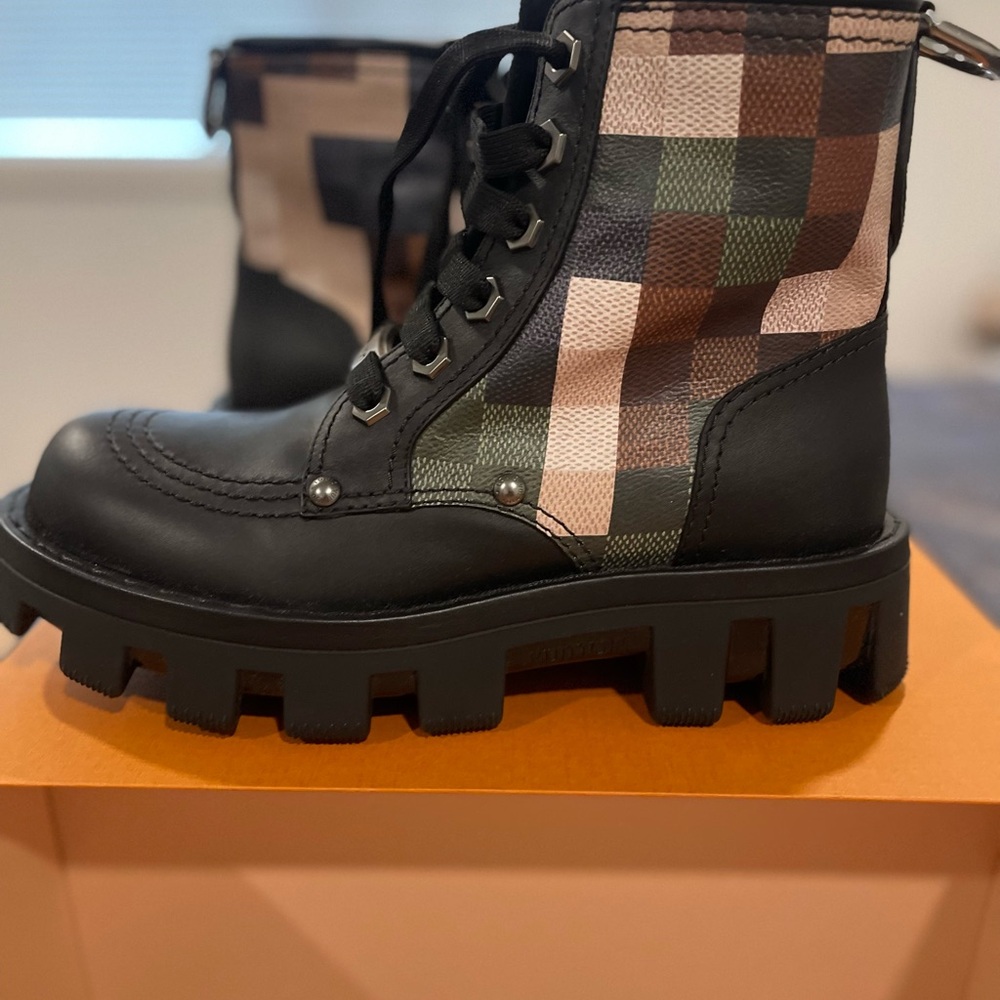 Louis Vuitton By Pharell Mens Combat Boots Size 8 in great condition - Picture 7 of 9